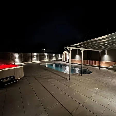 Mit Privat Hottub Und Klima- By Interhome Prázdninový dům Neuborger