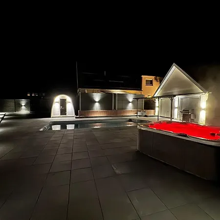 Mit Privat Hottub Und Klima- By Interhome Neuborger