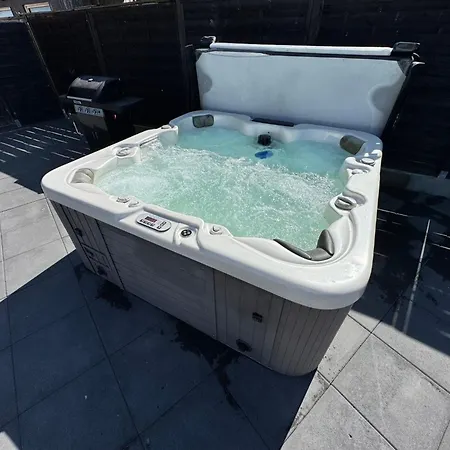 Mit Privat Hottub Und Klima- By Interhome Prázdninový dům *